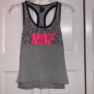 🔥NIKE size xs tank